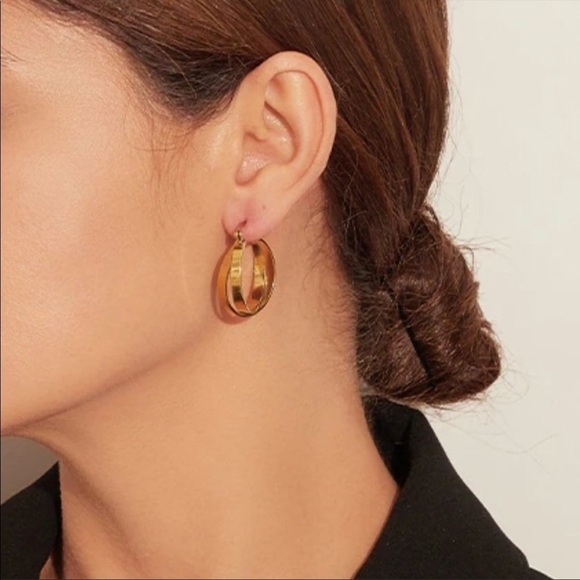 New 18k Gold Plated Double Round Hoop Earrings - Picture 8 of 9